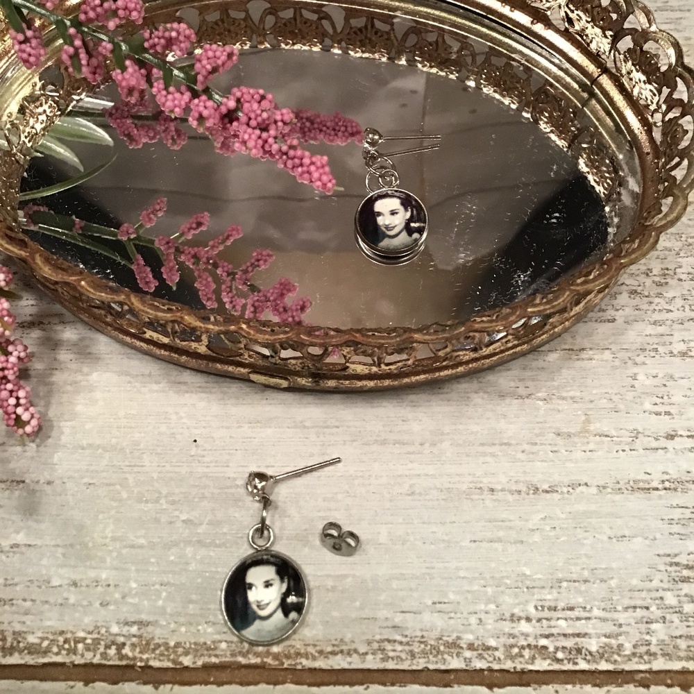 #78 Audrey Hepburn Earrings